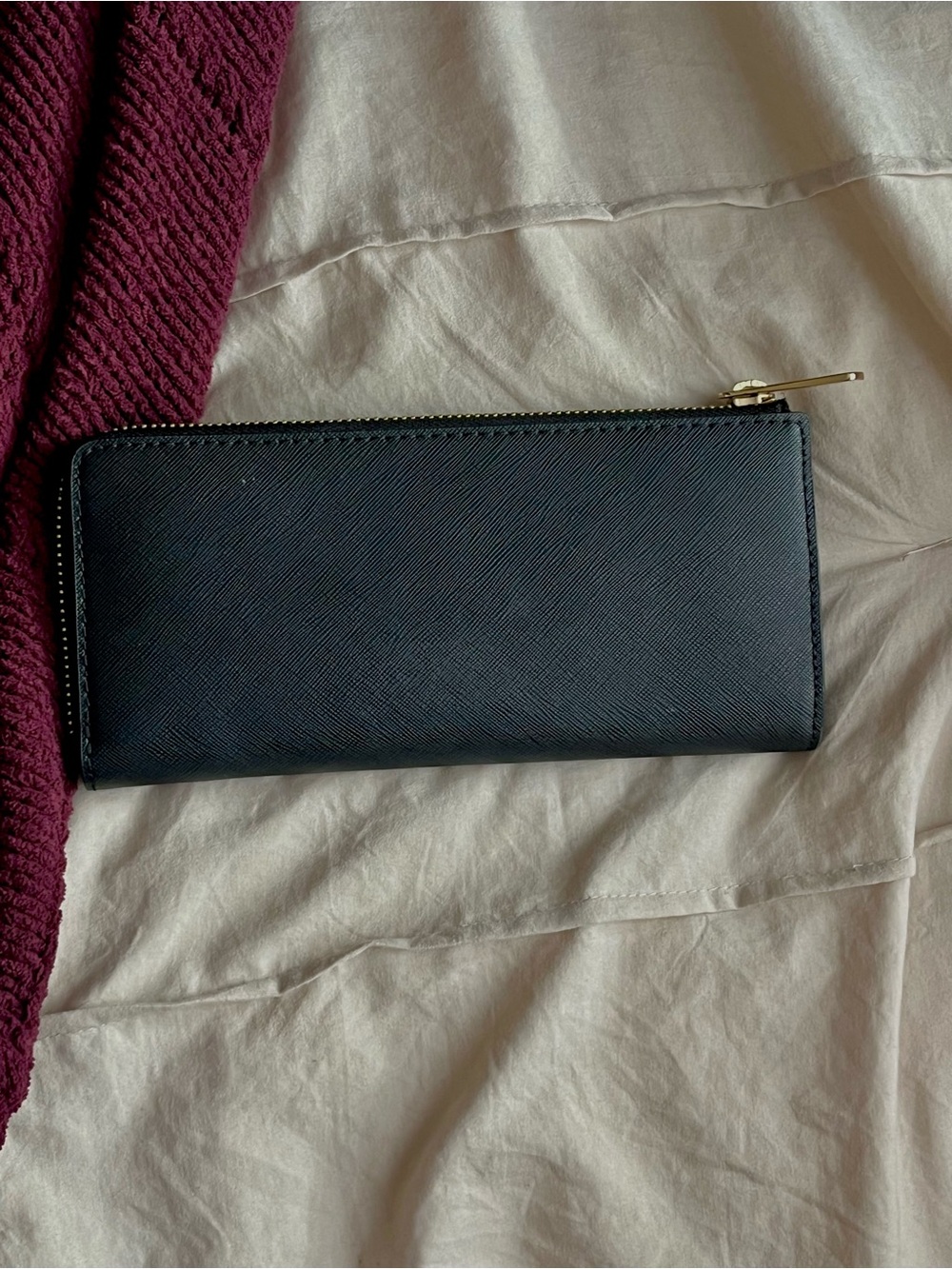 Michael Kors Black Zip-Around Saffiano Wallet with Gold Logo - Picture 2 of 7